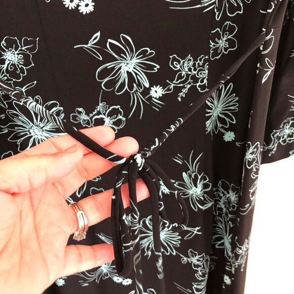 Motherhood Maternity 3/4 Sleeve Floral Dress Size Large - Picture 8 of 10